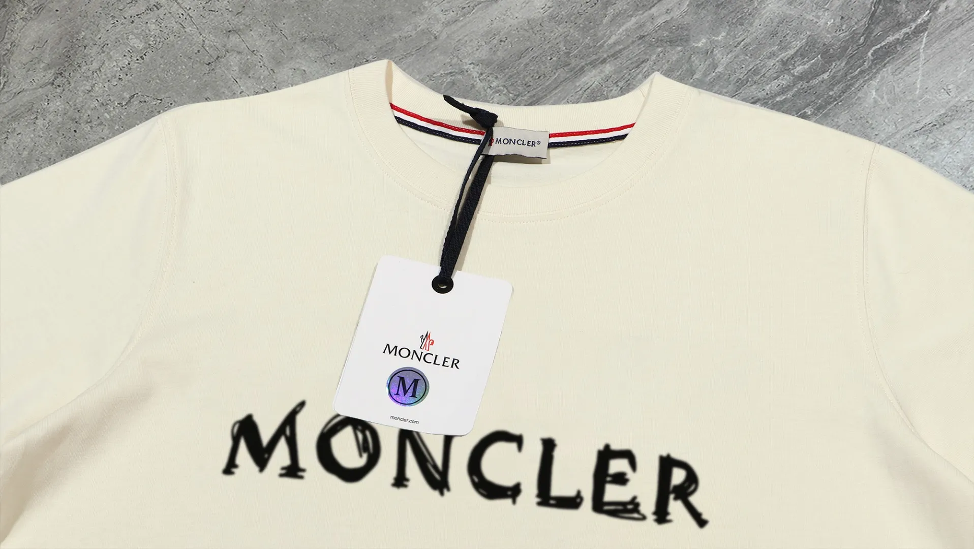 【 In Stock】 〖 𝐌𝐎𝐍𝐂𝐋𝐄𝐑~ 〗 440g ， 😎 ， ， Factory 2025 T ， ， Premium LOGO， Same Style ：Black White Size：S M L XL 2XL